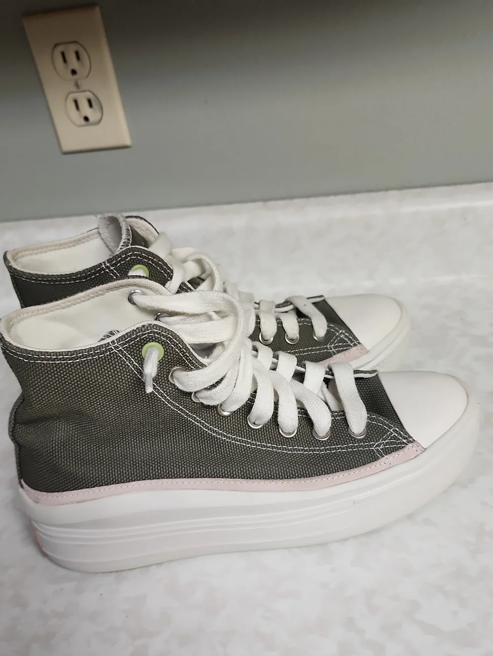Converse Move High-Top Platform Canvas sneakers womens 10 number 1921